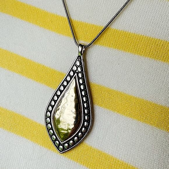 Scroll & Vine 34" Adjustable Silver Chain Necklace with Reversible Pendant - Picture 4 of 9